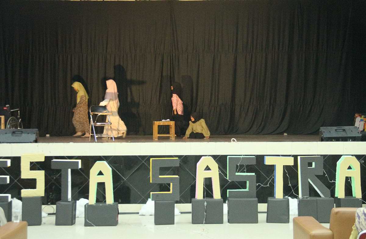 sastra mahasiswa